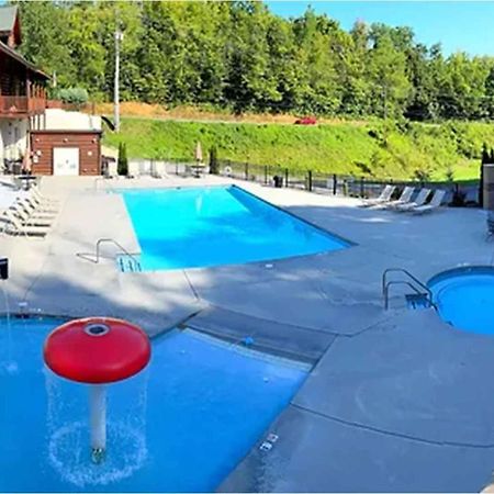 New Majestic 5 Star Amazing View, Pool, Hot Tub! Villa Pigeon Forge Eksteriør billede