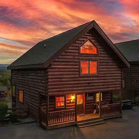 New Majestic 5 Star Amazing View, Pool, Hot Tub! Villa Pigeon Forge Eksteriør billede